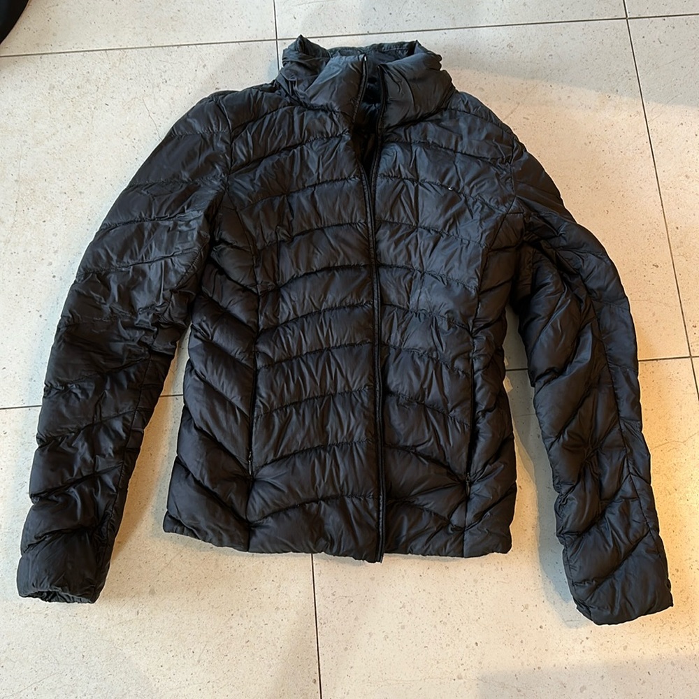 Uni Qlo puffer jacket size xs